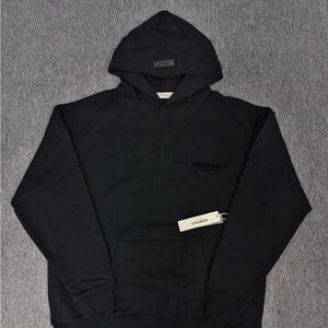 ESSENTIALS ALL BLACK SET MEDUIM-LARGE FIT